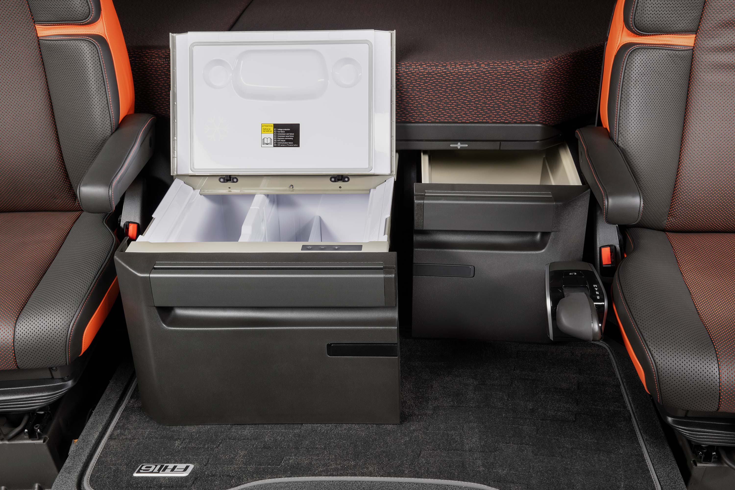Se necessário, o Volvo FH16 pode ser equipado com dois frigoríficos.